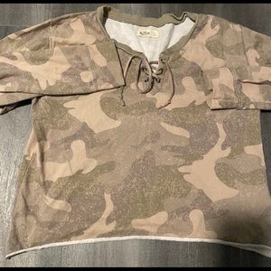 Long sleeve cropped shirt